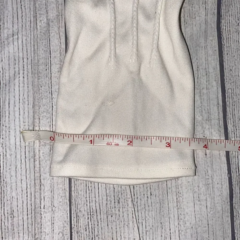 Vintage white gloves w/stitching on top of hand women sz small
